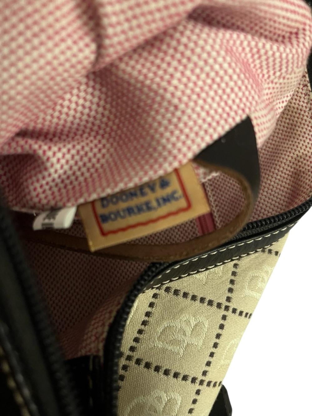 Dooney & Bourke Cream Monogram Shoulder Bag with Blue Duck Hang Tag. - Picture 11 of 14